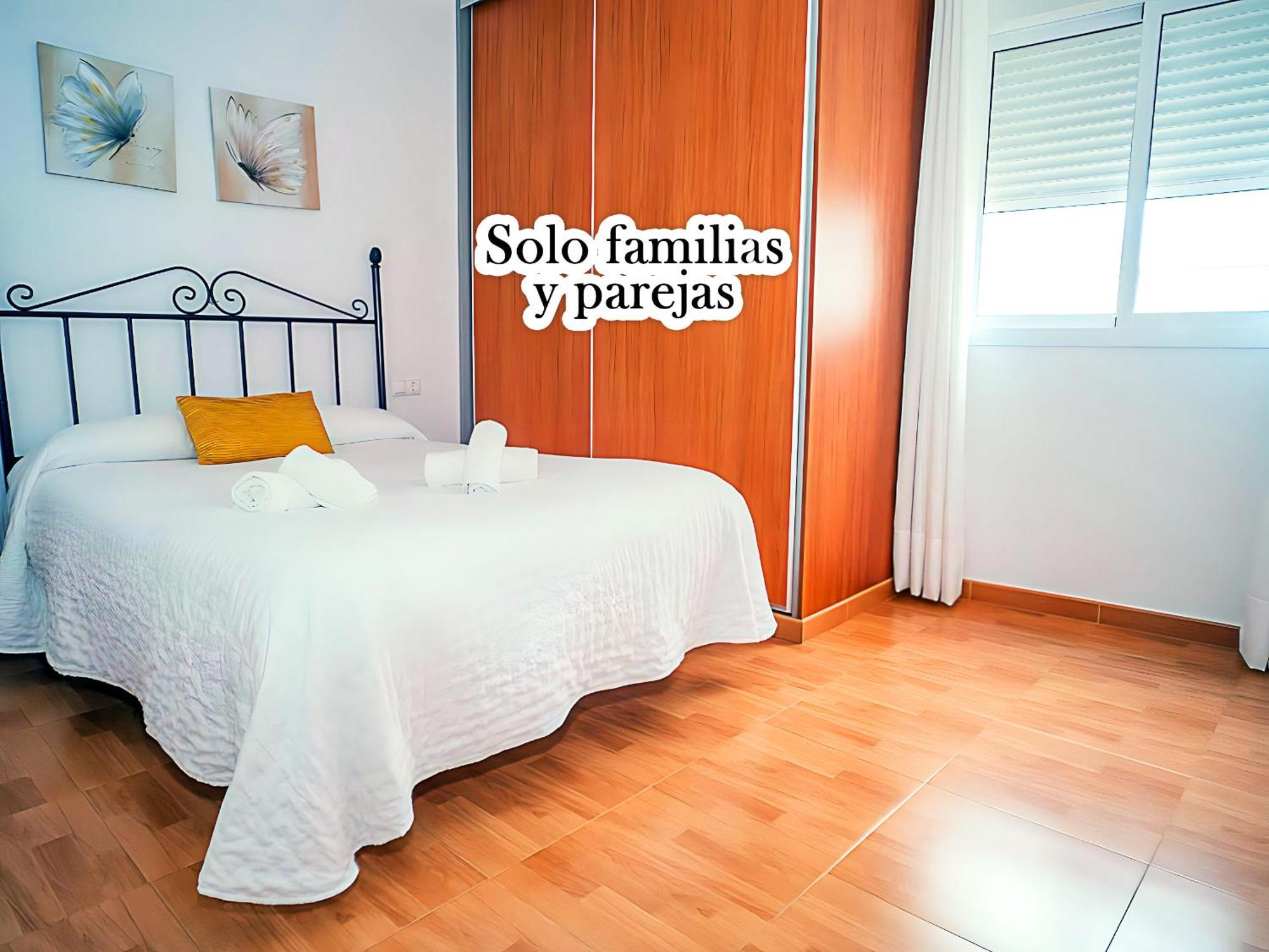 Apartamentos Tranquilos Conil Facil Aparcamiento コニル・デ・ラ・フロンテラ エクステリア 写真